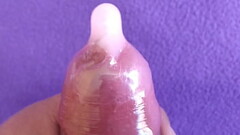 Eyaculando en condon Thumb