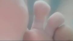 Tiny preview of underwater foot worship Thumb